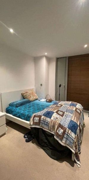 Landmark Buildings, West Tower, Marsh Wall, Canary Wharf, South Quay, London, E14 - Photo 1