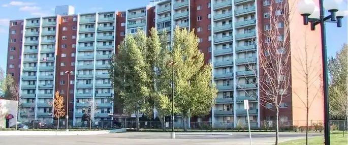 Adamar Manor | 110 Adamar Road, Winnipeg - Photo 1