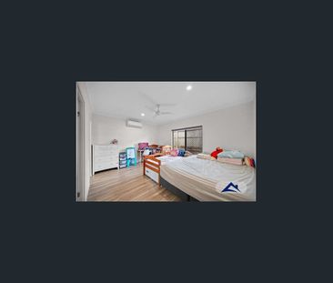 Beautifully Maintained 3 Bedroom Home - Photo 4