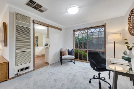 Charming, Cozy & Close to It All! - Photo 4