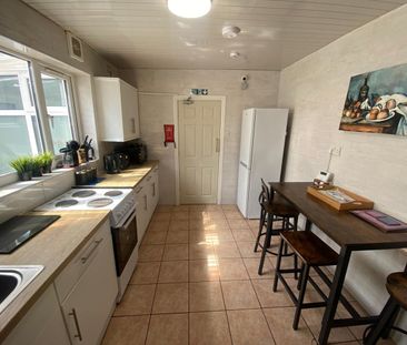 Room in a Shared House, Wyndcliff Road, B9 - Photo 5