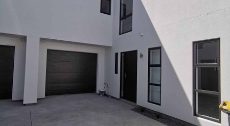 Riccarton, 4 bedrooms - Photo 3