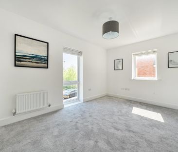 4 bedroom terraced house to rent - Photo 5