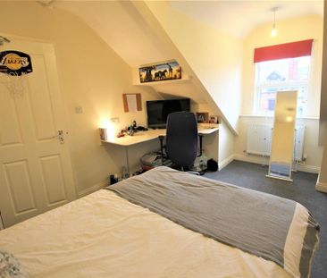 4 bedroom terraced house to rent - Photo 4