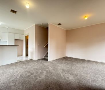 1 Scarborough Square, Mont Albert North - Photo 3