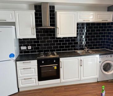 2 bedroom end of terrace house to rent - Photo 5