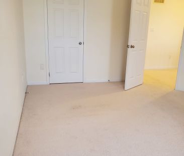 For Lease - 3 Berkshire Avenue, Wasaga Beach, Ontario - Photo 2