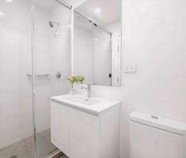 Deluxe Studio with Double bed - east(Mid floor Level 6-15 ) - Photo 4