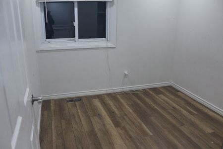 For Lease - 68 Hoskins Square, Brampton, Ontario - Photo 2