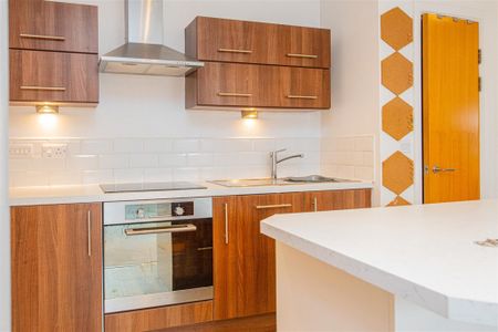 1 bed Apartment To Let - Photo 3