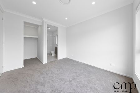 165 Eighteenth Ave, Austral NSW 2179 - House For Rent | Domain - Photo 2