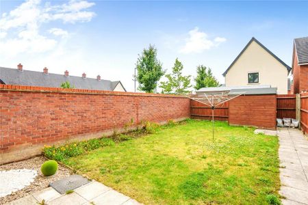 3 bedroom detached house to rent - Photo 2