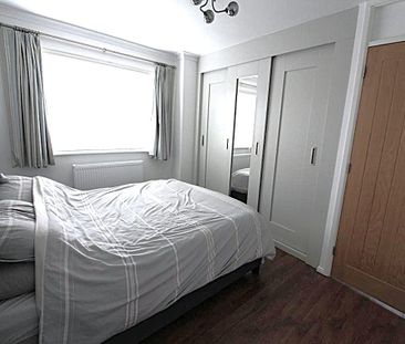 3 bedroom end of terrace house to rent - Photo 1