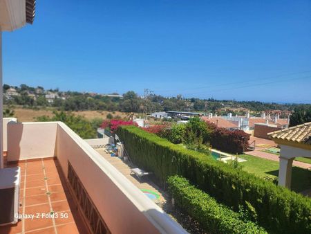 Luxury Detached House for rent in Estepona, Andalusia - Photo 4