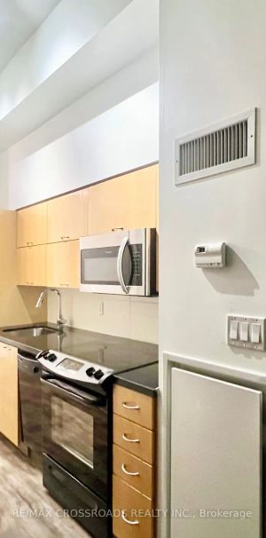 126 Simcoe Street #702 - Photo 1