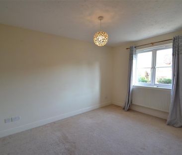 3 bedroom detached house to rent - Photo 3