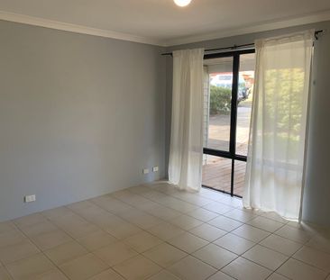 Spacious Family Living Close to Town & Parklands - Photo 1