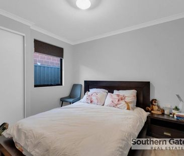 Modern Family Home - Photo 4