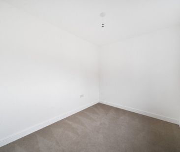 River Bank Close - Photo 5