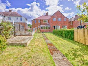 3 BEDROOM House - Semi-Detached - Photo 1