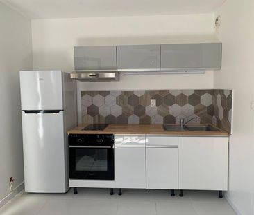 Location appartement rénové 1 pièce 28.63 m² à Romans-sur-Isère (26... - Photo 6