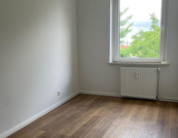 + + hochwertig sanierte Zweizimmerwohnung neben dem Salzlandtheater + + + + - Foto 1