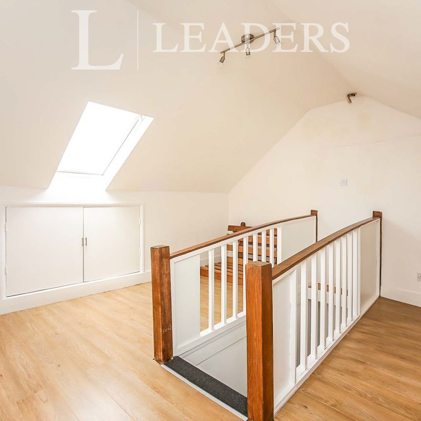 2 bedroom maisonette to rent Canterbury Street, Gillingham, ME7 - Photo 1