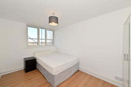 Three-Bedrooms Apartment - Photo 3