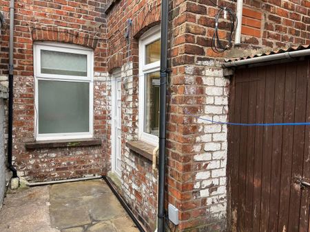 3 bedroom terraced house to rent - Photo 4