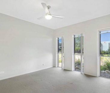 Family Home in Sought After Estate minutes to CBD! - Photo 6