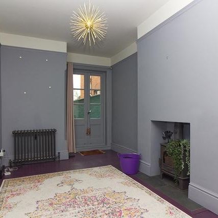 4 bedroom terraced house to rent - Photo 1