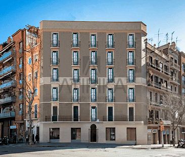 Apartamento en alquiler temporal junto a la Plaça de Gaudí, Barcelona - Photo 1