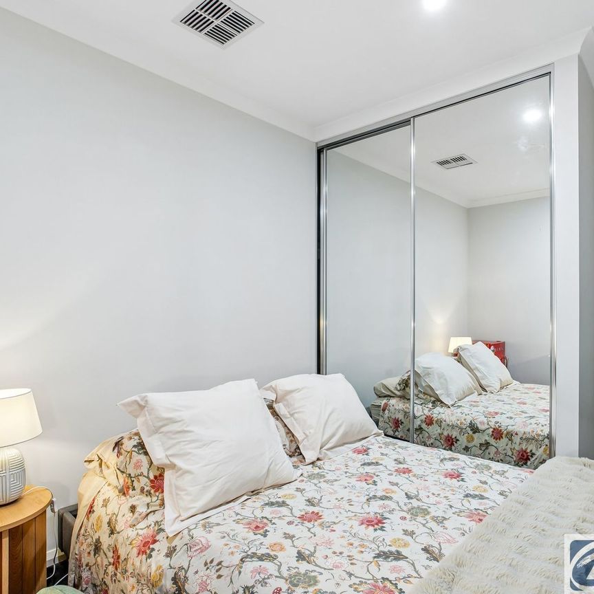 Fully Furnished & Equipped Parkside Apartment HOME OPEN SATURDAY 18 APRIL AT 11.00AM SHARP! - Photo 1