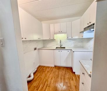 BEAU 4 1/2 Repeint, Gym, Piscines, Béton - Photo 2