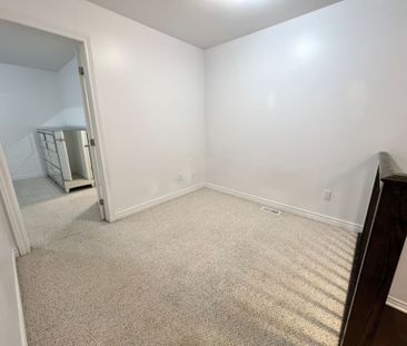 For Lease - 2358 Natasha Circle, Oakville, Ontario - Photo 6