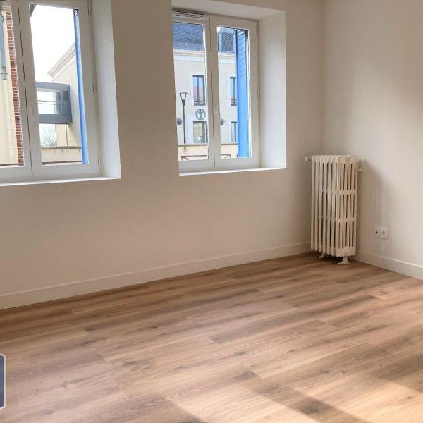 Location Appartement 4 pièces 82m² MONTMIRAIL 51210 - Photo 1