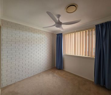 Beautifully Maintained Ground-Floor Villa - Photo 4