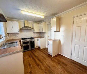 4 bedroom detached house to rent - Photo 2
