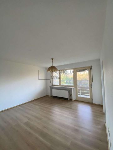 Charmante 2-Zimmer-Wohnung mit Balkon in zentraler Lage *nur mit WBS* - Photo 2