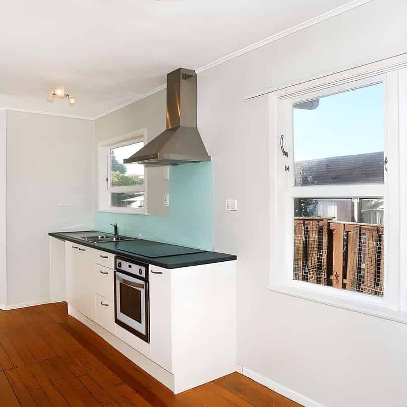 Home with Garden in Central of Pakuranga - Photo 1