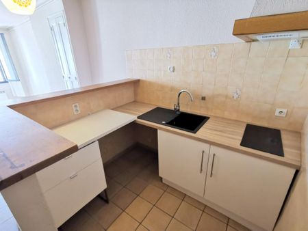 Location Appartement 2 pièces 47m² AVIGNON 84000 - Photo 3