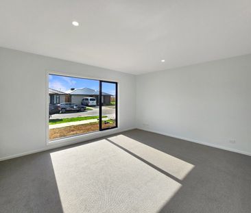 Executive Family Home - Photo 5