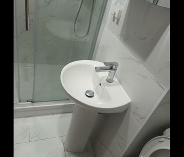 1 Bed Flat, Wealdstone, HA3 - Photo 4