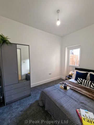 Room 2, Colchester Road, Southend On Sea - Photo 3