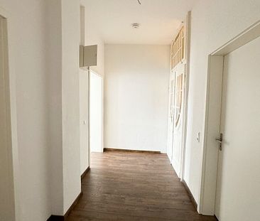 Moderne 2-Raum-Wohnung mit Einbauküche in der oberen Stadt von Annaberg! - Foto 4