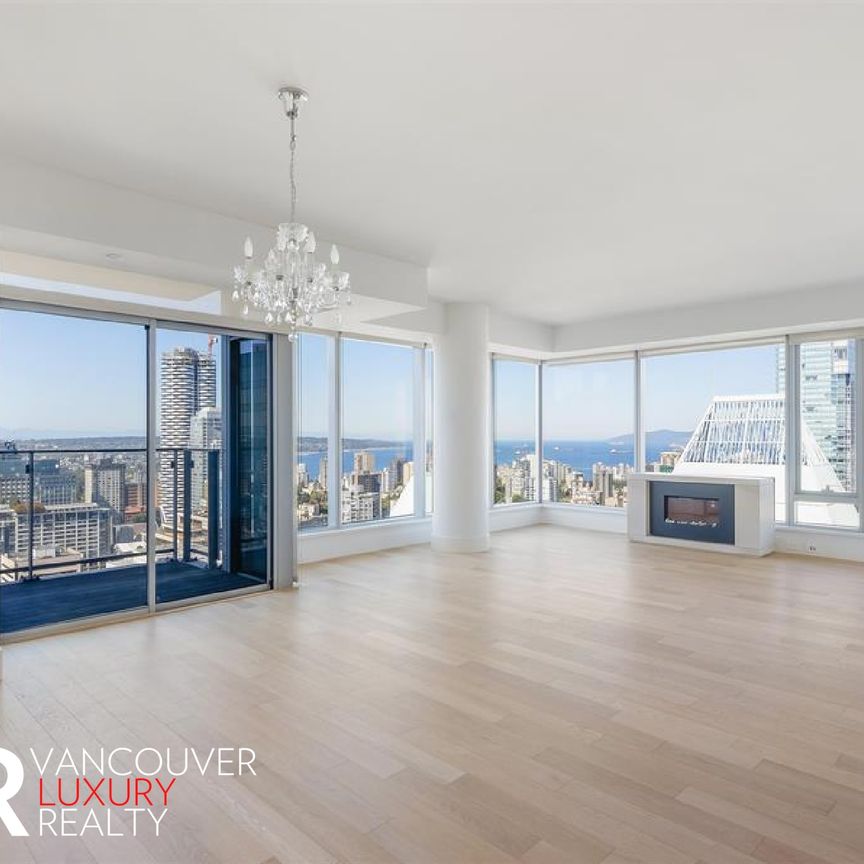 Condo in Downtown Vancouver, BC - Photo 1
