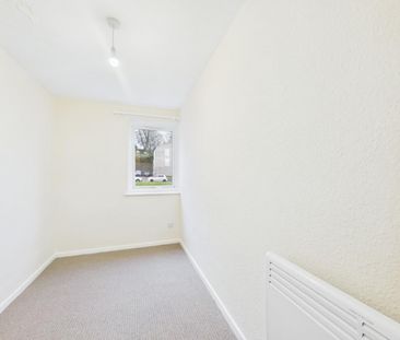 2 bedroom Flat To Let - Photo 4