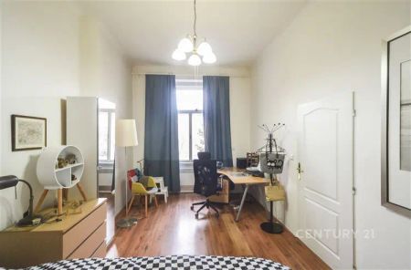 Pronájem nezařízeného bytu 2+kk, nedaleko metra I.P. Pavlova - Fotografie 2