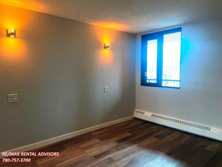 #809C 10145 109 Street Northwest - Photo 5