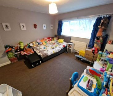 3 bedroom end of terrace house to rent - Photo 2